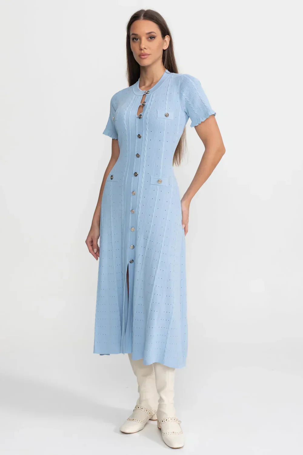 Serena | Vestido Midi em Tricô Vazado Azul com Babados e Botões