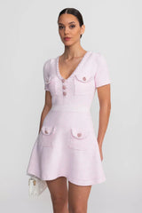Isabela | Vestido Curto em Tricô Evasê Rosa com Botões