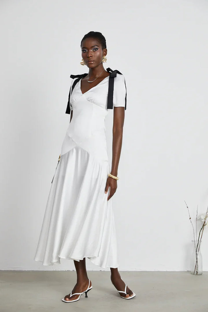 Vestido Longo Elegante  Laços e Decote em V