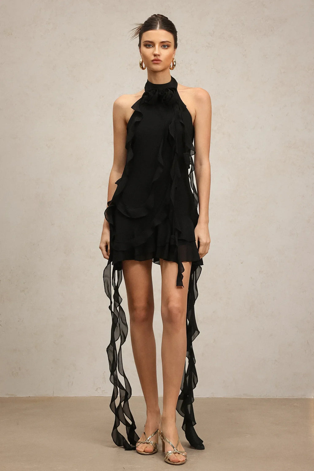 Vestido sem Mangas com Decote Halter, Exclusivo e Detalhe em Laço