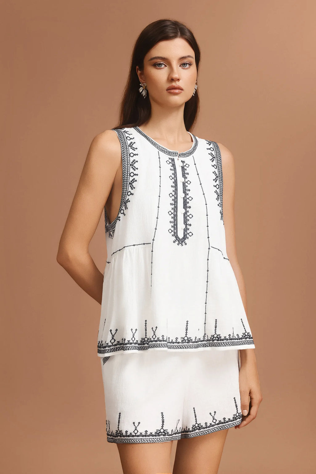 Conjunto Elegance: Colete Acinturado e Saia com Zíper Lateral