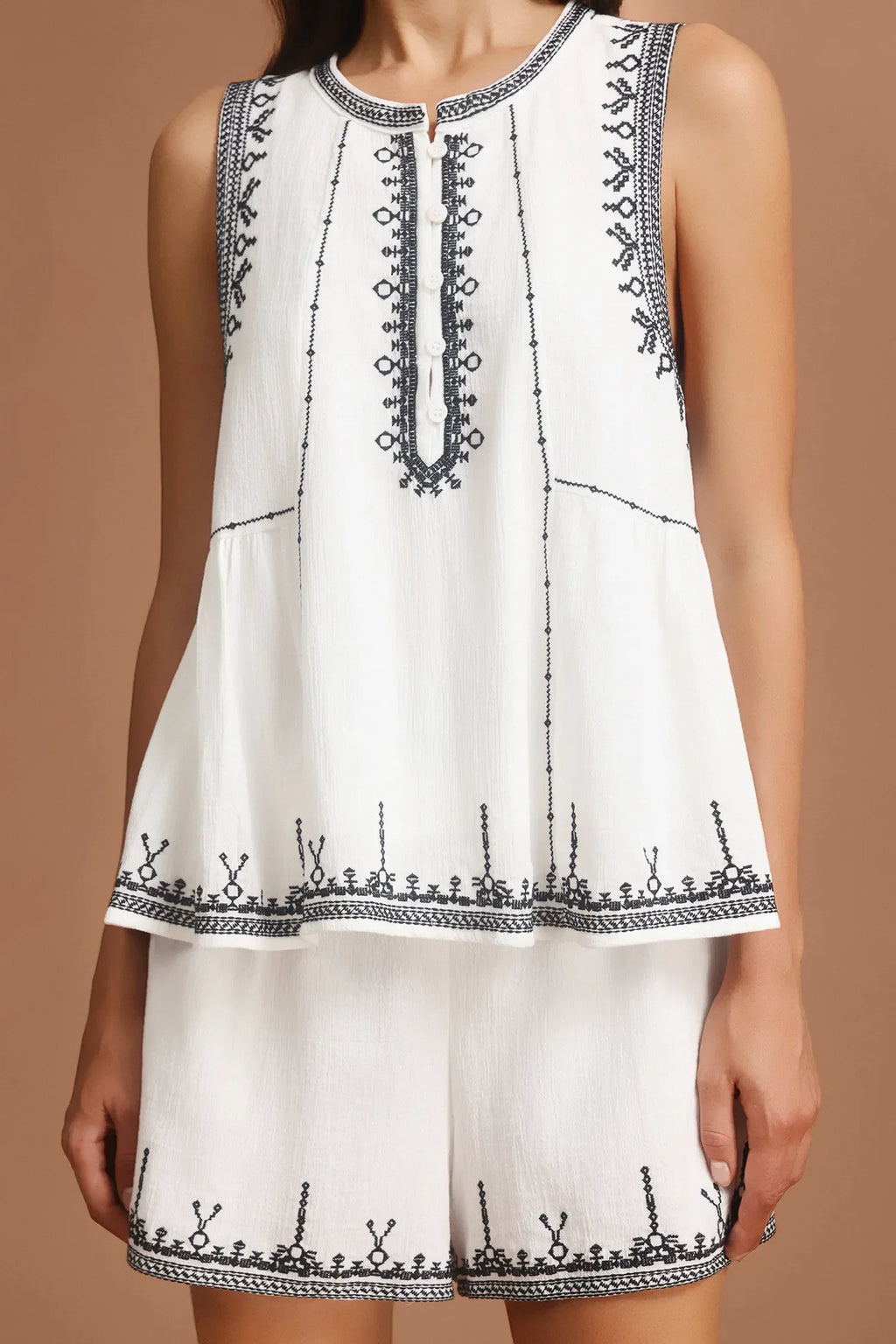 Conjunto Elegance: Colete Acinturado e Saia com Zíper Lateral