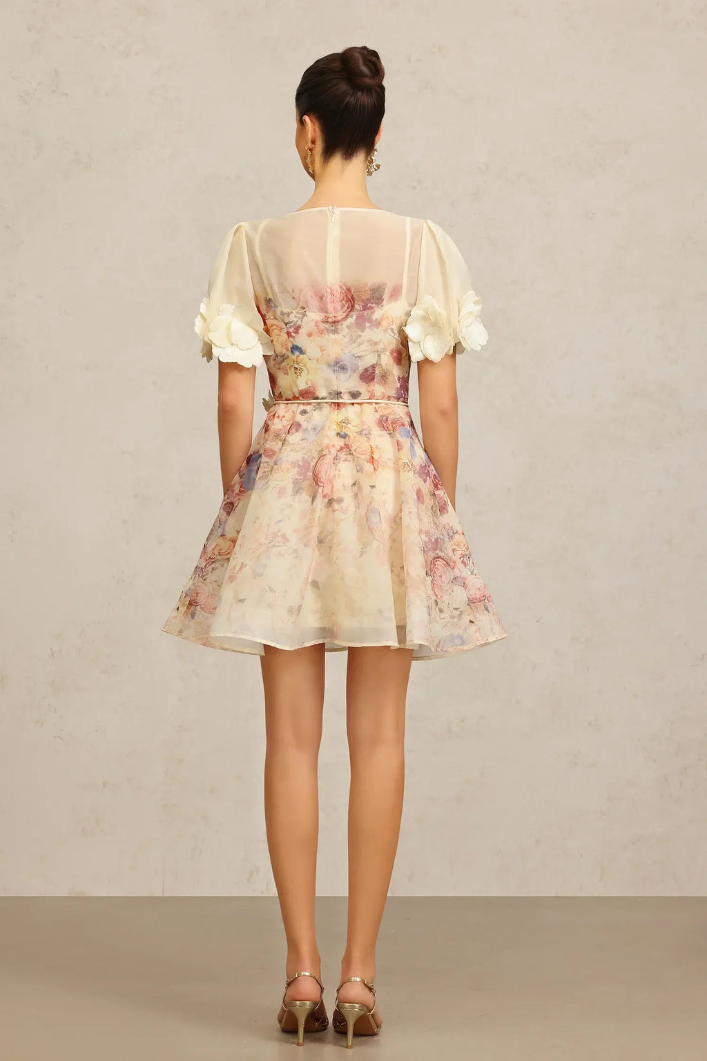 Vestido A-Line Lavanda com Estampa Floral Wisteria e Cintura Marcada