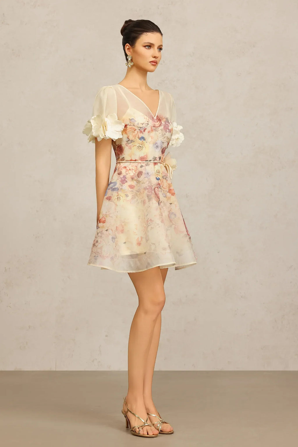 Vestido A-Line Lavanda com Estampa Floral Wisteria e Cintura Marcada