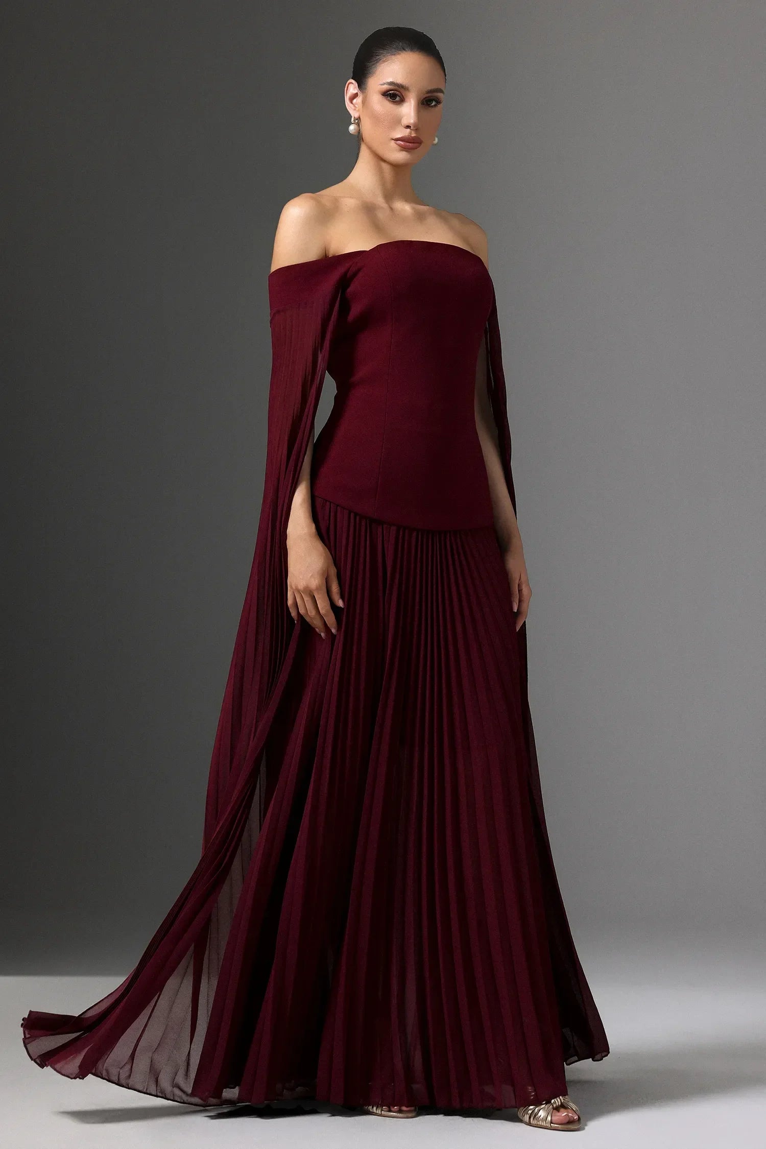 Vestido Elegante com Decote Ombro a Ombro Cintura Marcada