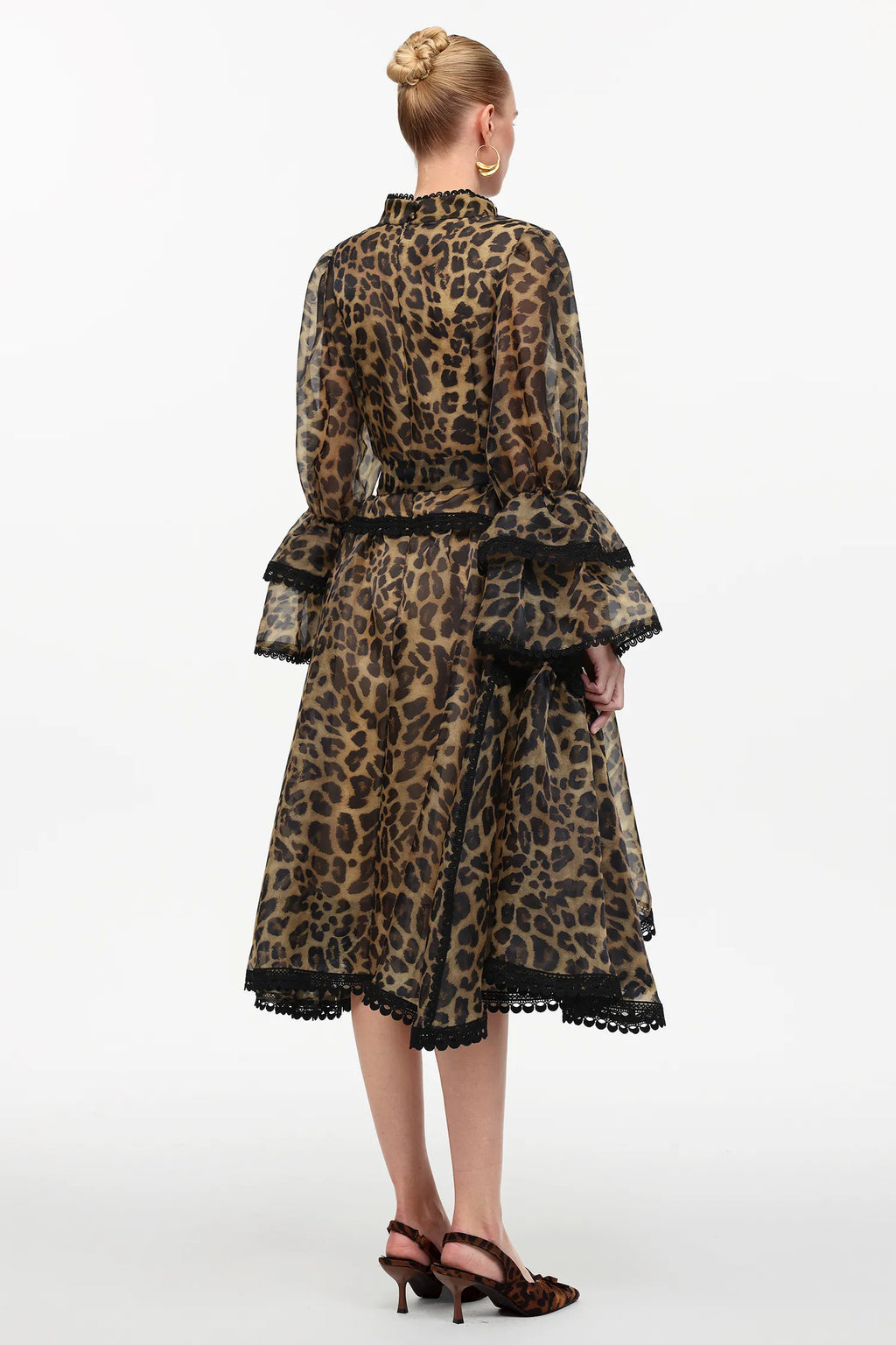 Vestido Midi com Estampa Animal Print, Decote V, Manga Ampla e Cintura Alta Assimétrica