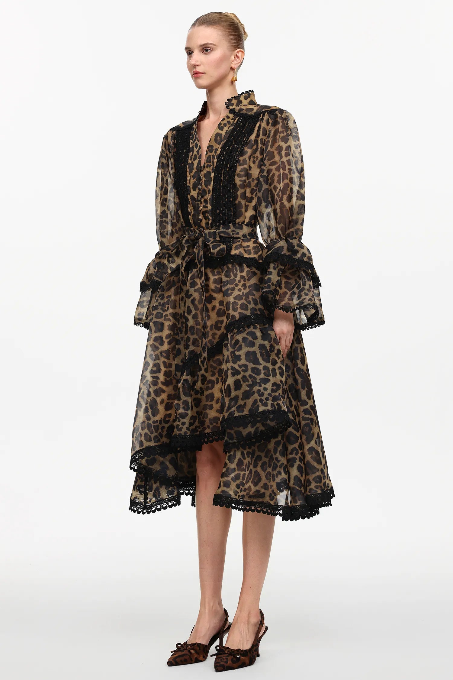 Vestido Midi com Estampa Animal Print, Decote V, Manga Ampla e Cintura Alta Assimétrica