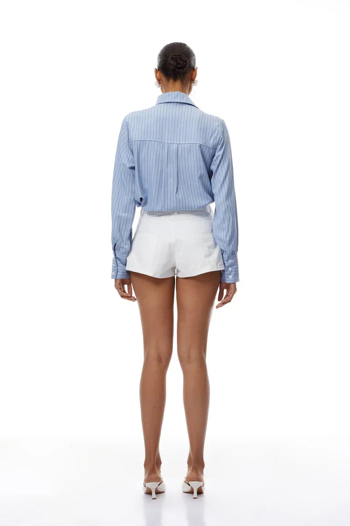 Camisa Listras Finas com Pétalas em 3D e Design de Luxo