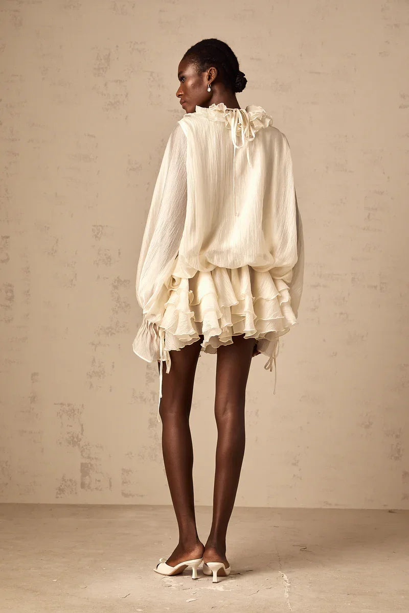 Vestido Flores em 3D, Decote em V e Detalhes em Babados