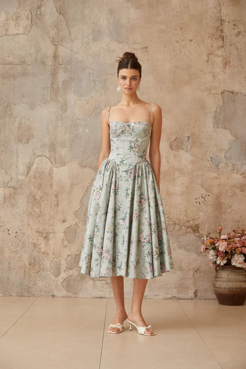 Vestido Estampado com Modelagem Slim e Cintura Definida