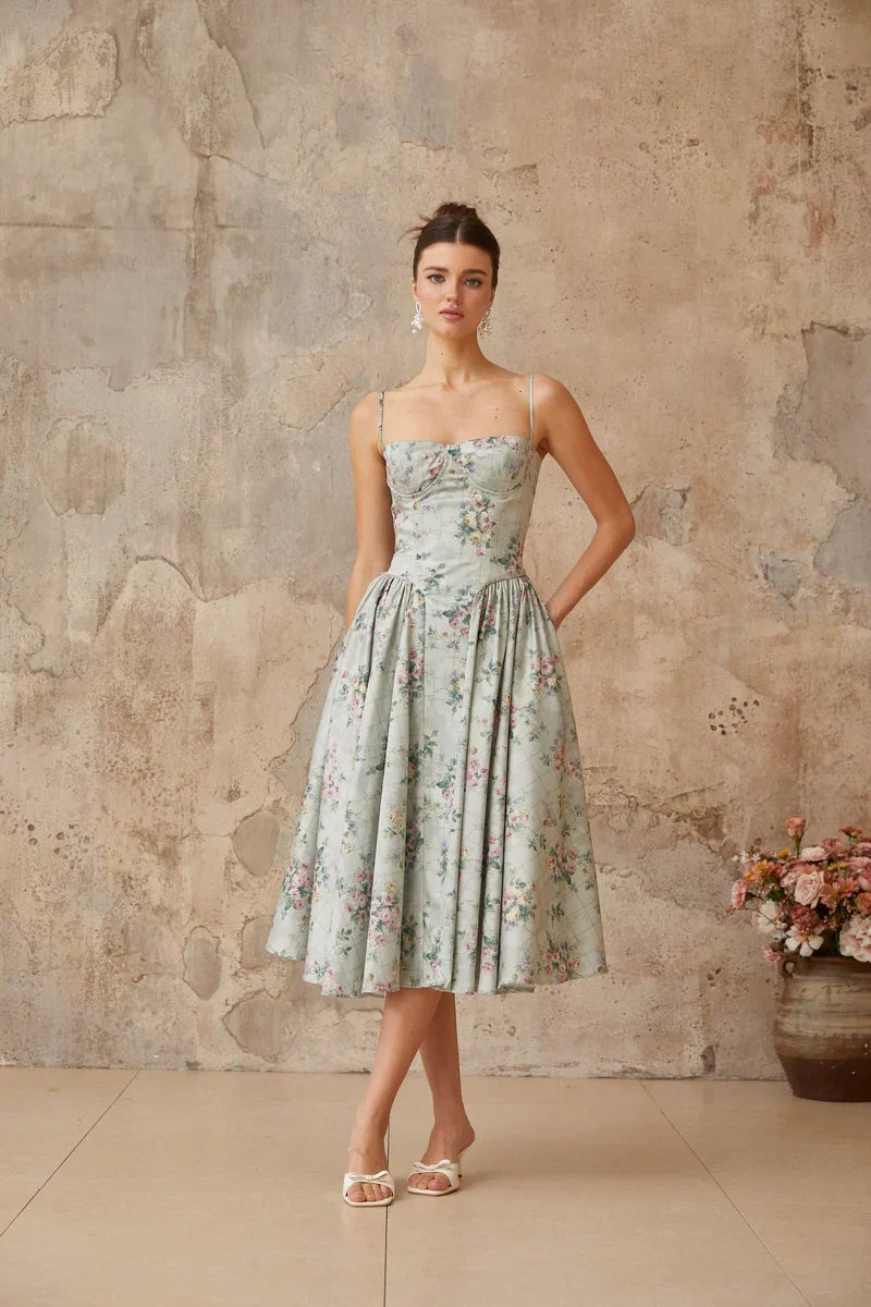 Vestido Estampado com Modelagem Slim e Cintura Definida