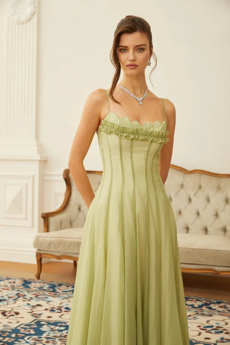 Vestido Longo com Corpete Detalhes em Tule e Franzido
