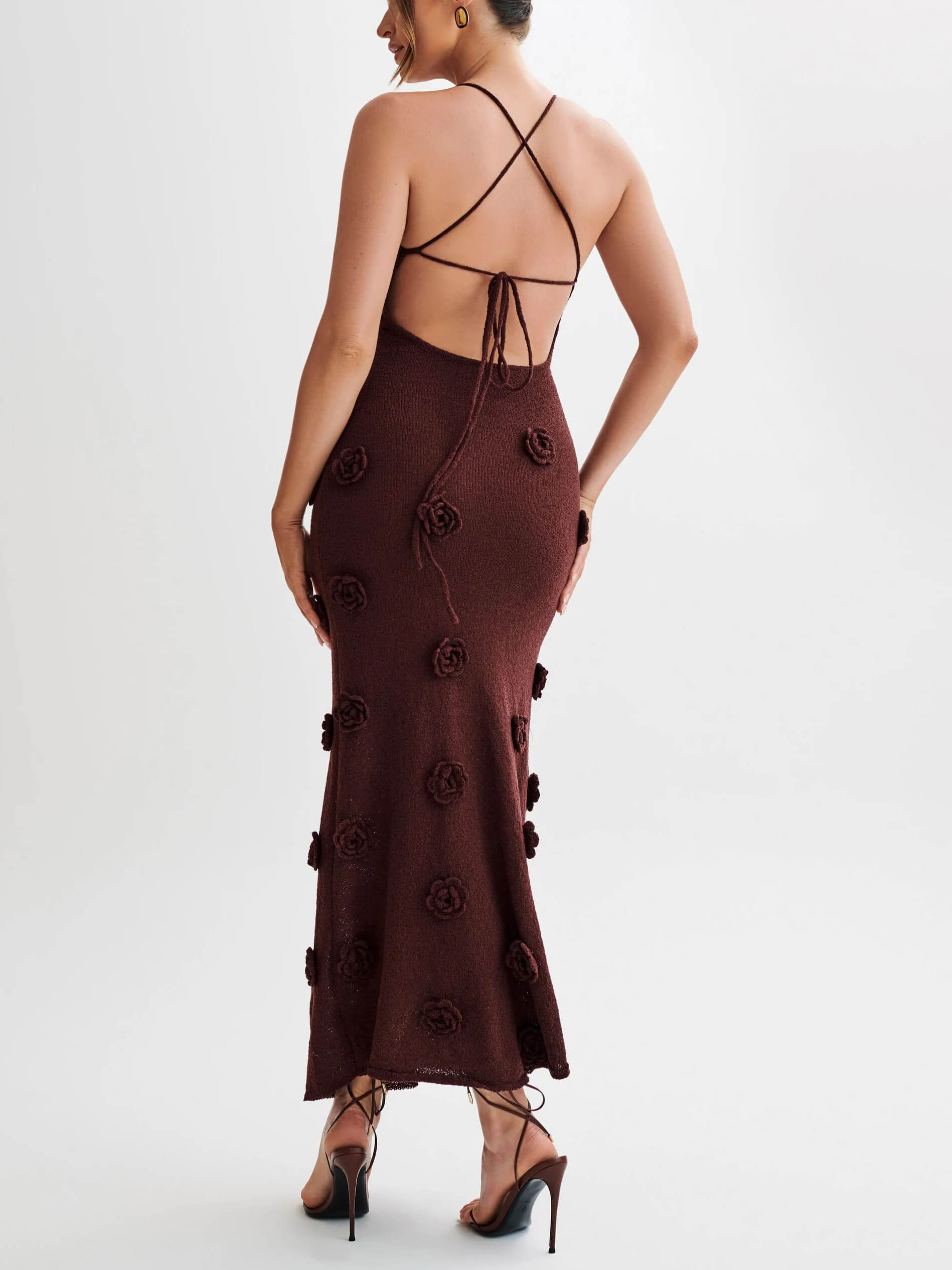 Conceição | Vestido Longo Creme em Renda com Babados e Costas Abertas