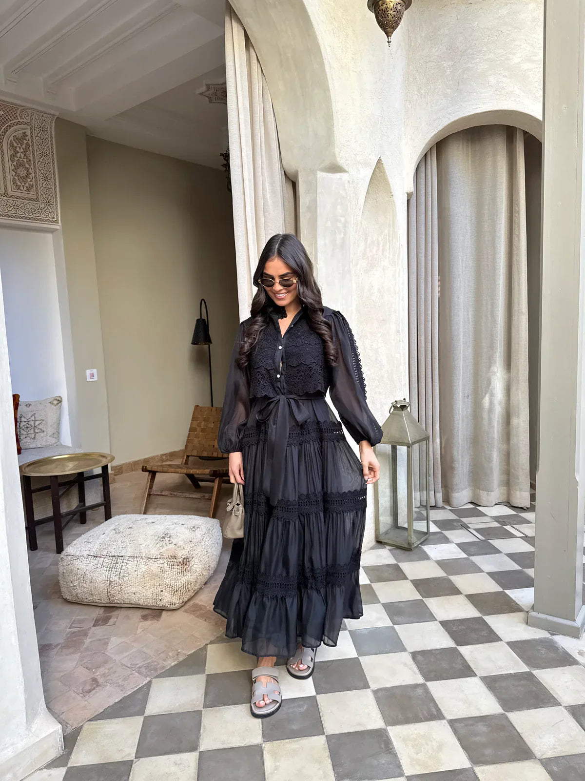 Valentina | Vestido Longo em Renda Artesanal com Aplicação de Pérolas