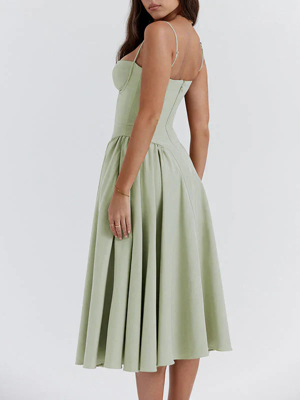Constança | Vestido Midi Azul Marinho com Alças Finas, Corpete Franzido e Saia Evasê Volumosa