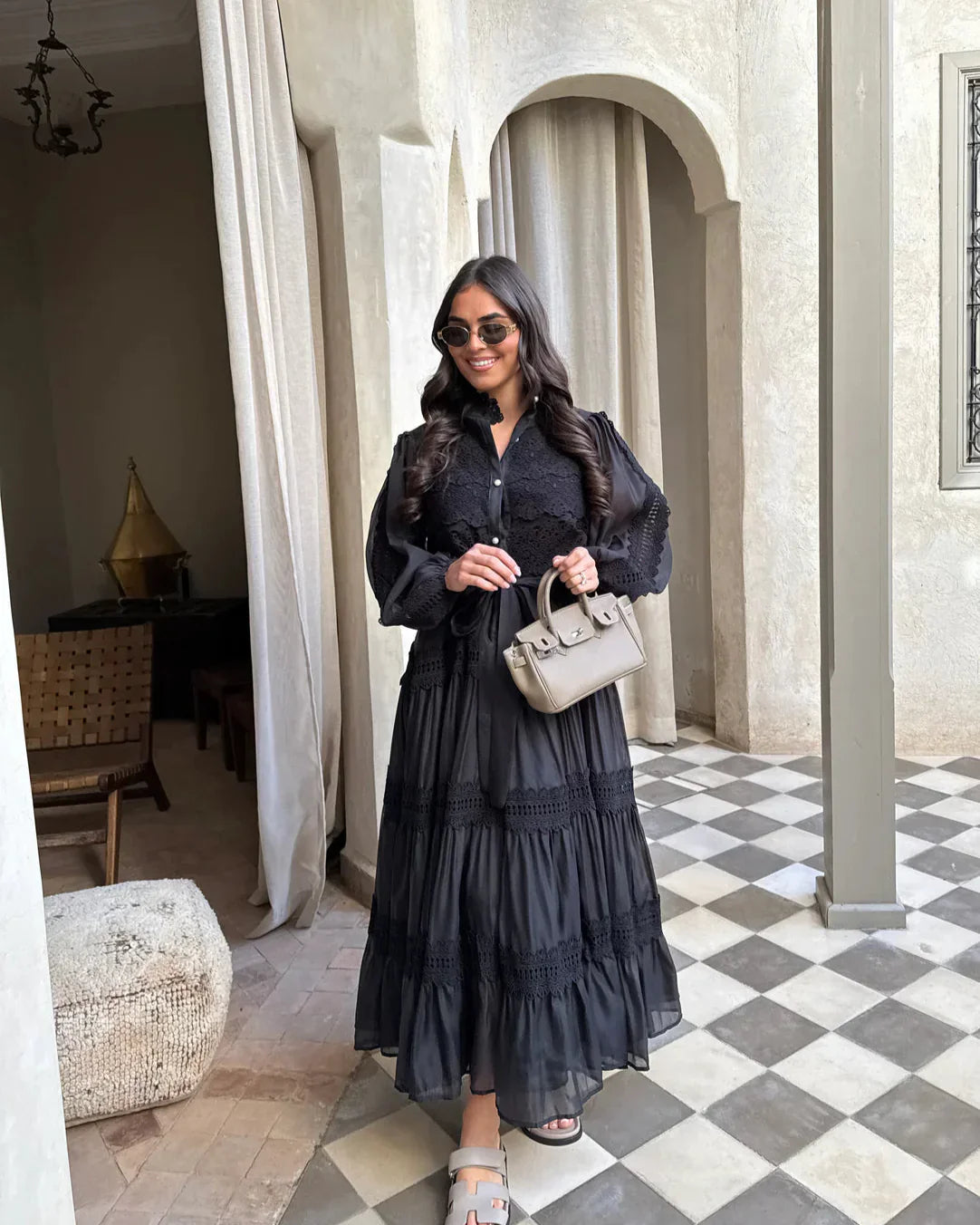 Valentina | Vestido Longo em Renda Artesanal com Aplicação de Pérolas