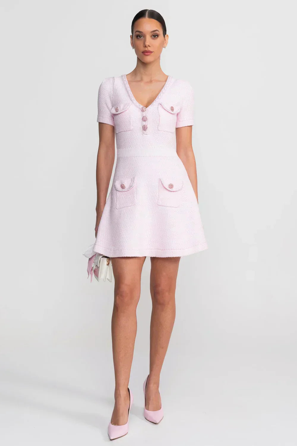 Isabela | Vestido Curto em Tricô Evasê Rosa com Botões