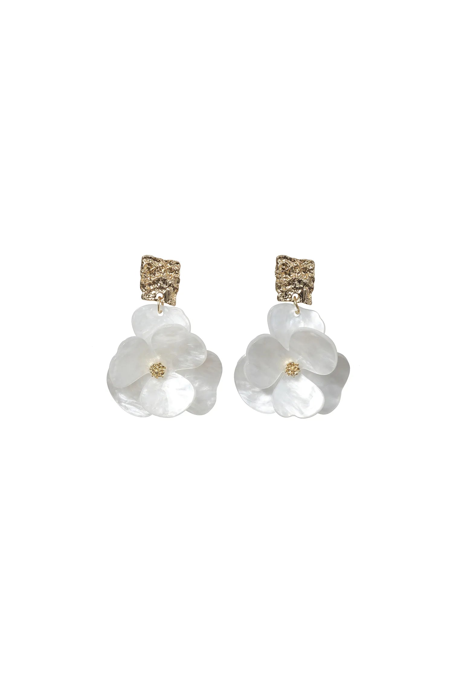 Brincos Florais Vintage Dourado com Pétalas Elegantes