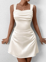 Arabela | Vestido Mini em Cetim Off-White com Drapeado e Costas Abertas