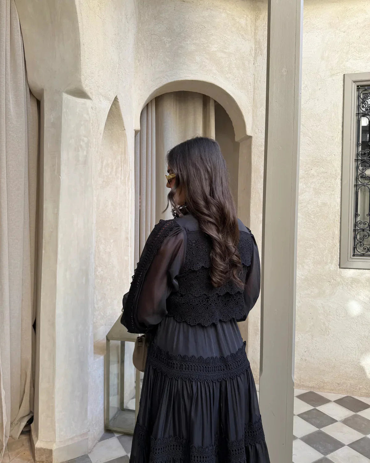 Valentina | Vestido Longo em Renda Artesanal com Aplicação de Pérolas