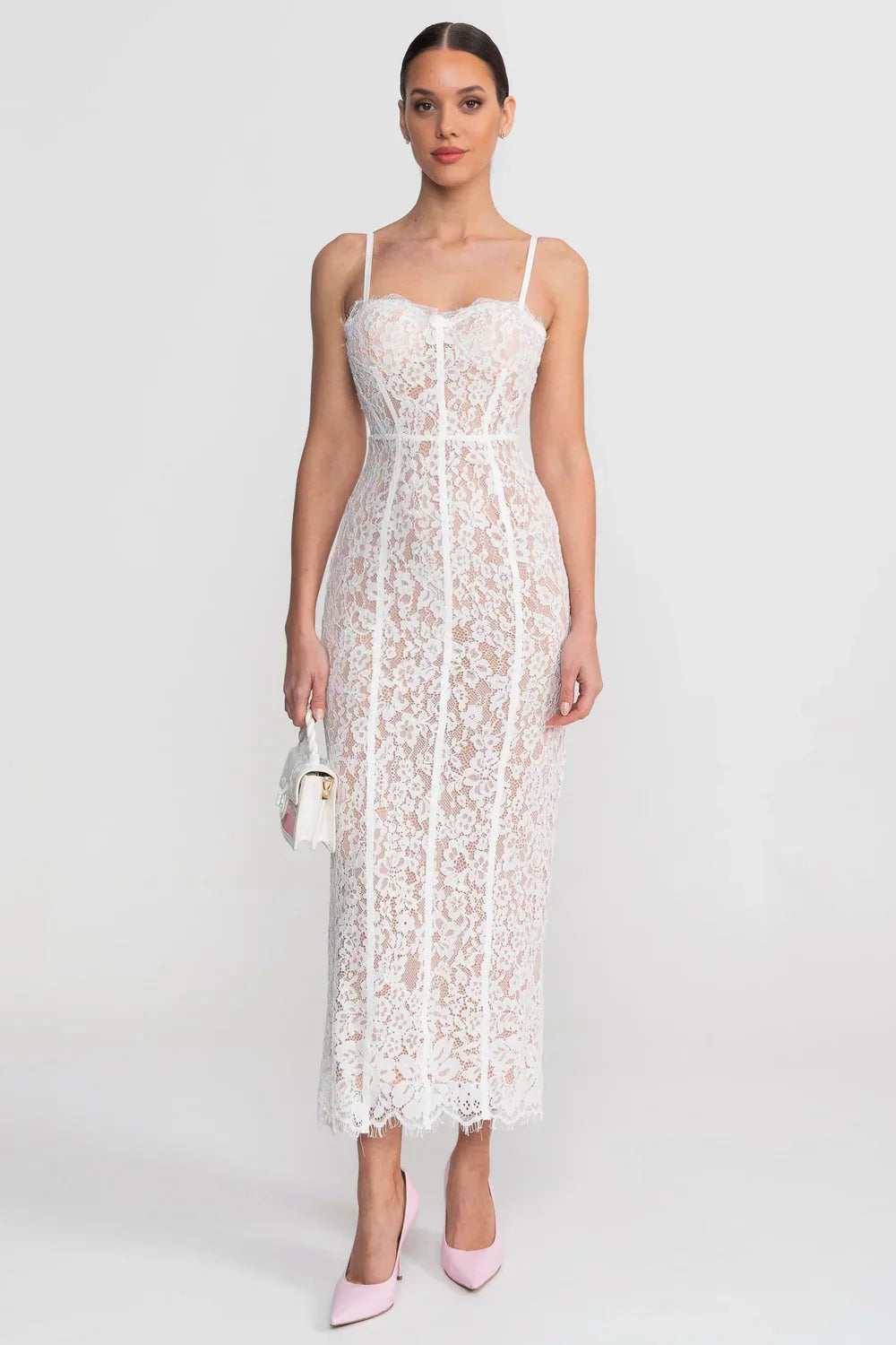 Vestido Longo Escultural com Decote Quadrado e Renda Nobre