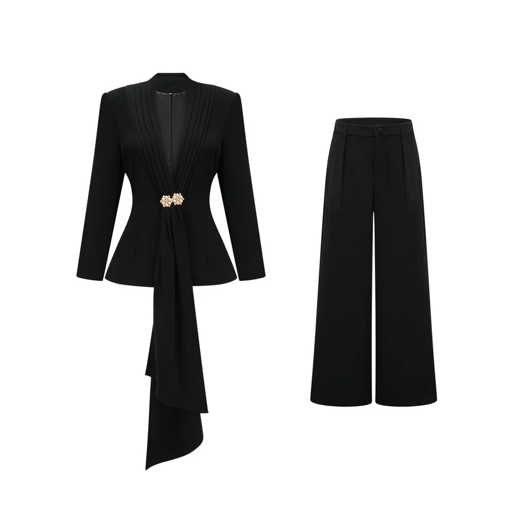 Conjunto de Inverno Linha Nobre: Casaco com Gola Plissada e Calça de Corte Reto