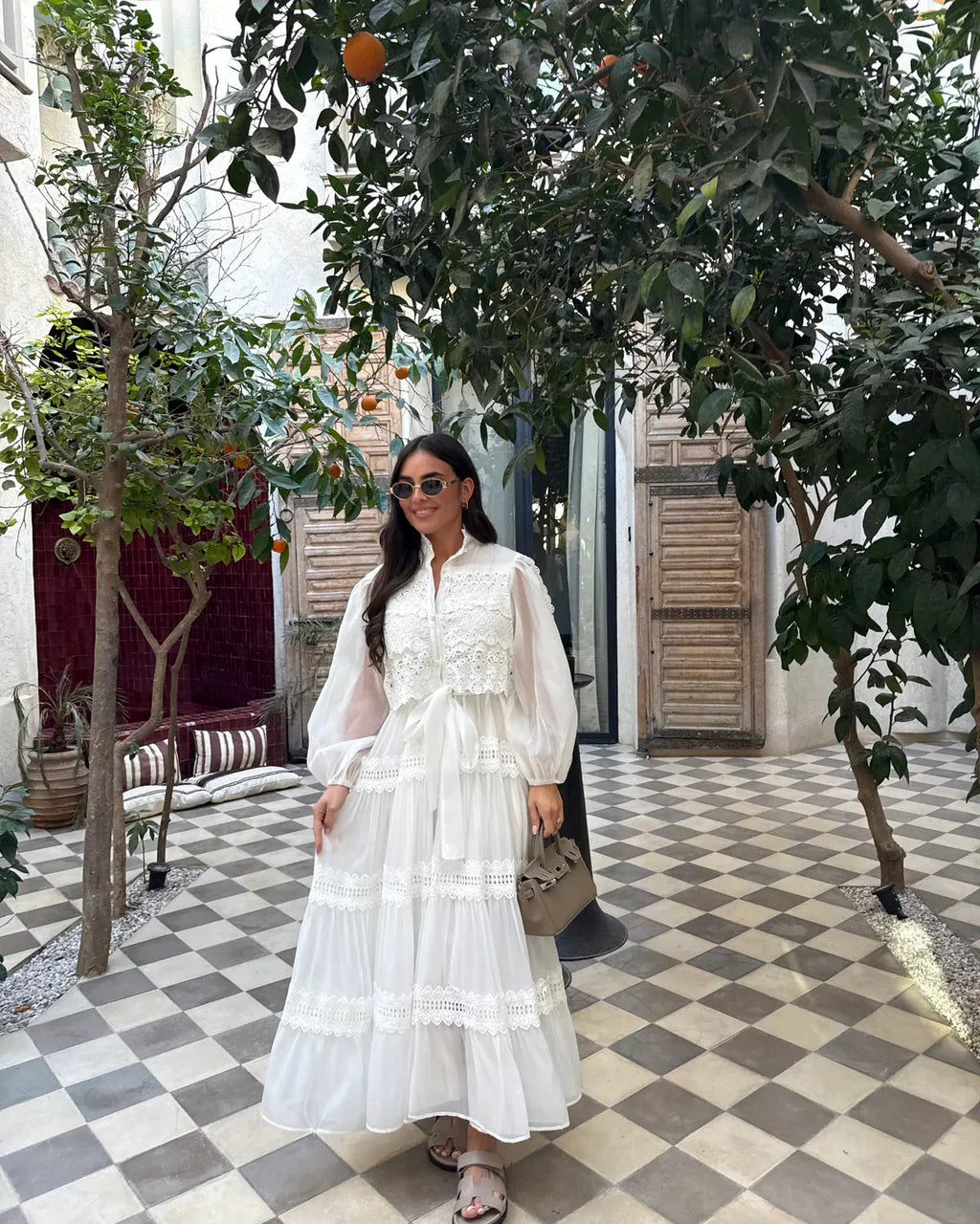 Valentina | Vestido Longo em Renda Artesanal com Aplicação de Pérolas