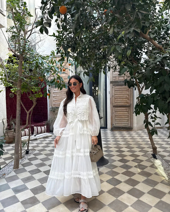 Valentina | Vestido Longo em Renda Artesanal com Aplicação de Pérolas