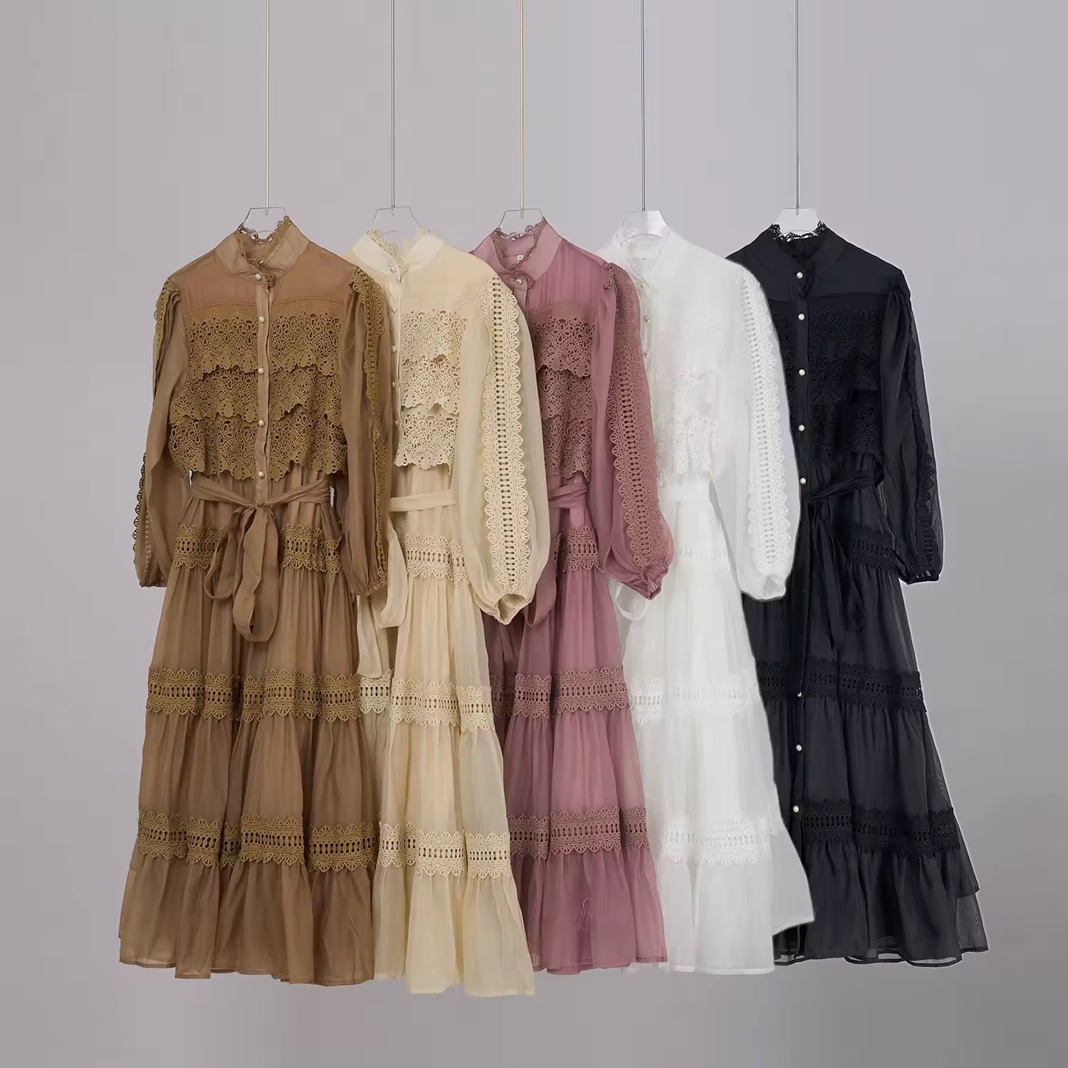 Valentina | Vestido Longo em Renda Artesanal com Aplicação de Pérolas