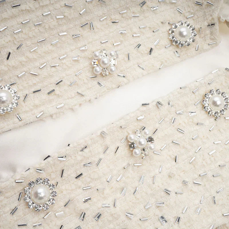 Margot | Casaco Curto em Tweed Branco com Pérolas e Pedrarias