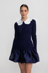 Vestido Mini de Luxo com Detalhes em Renda, Mangas Longas e Saia de Volume