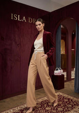 Calça Pantalona: Conforto e Sofisticação em Tecido Leve