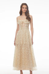 Vestido Midi Alças Finas com Bordados Florais e Saia Fluida