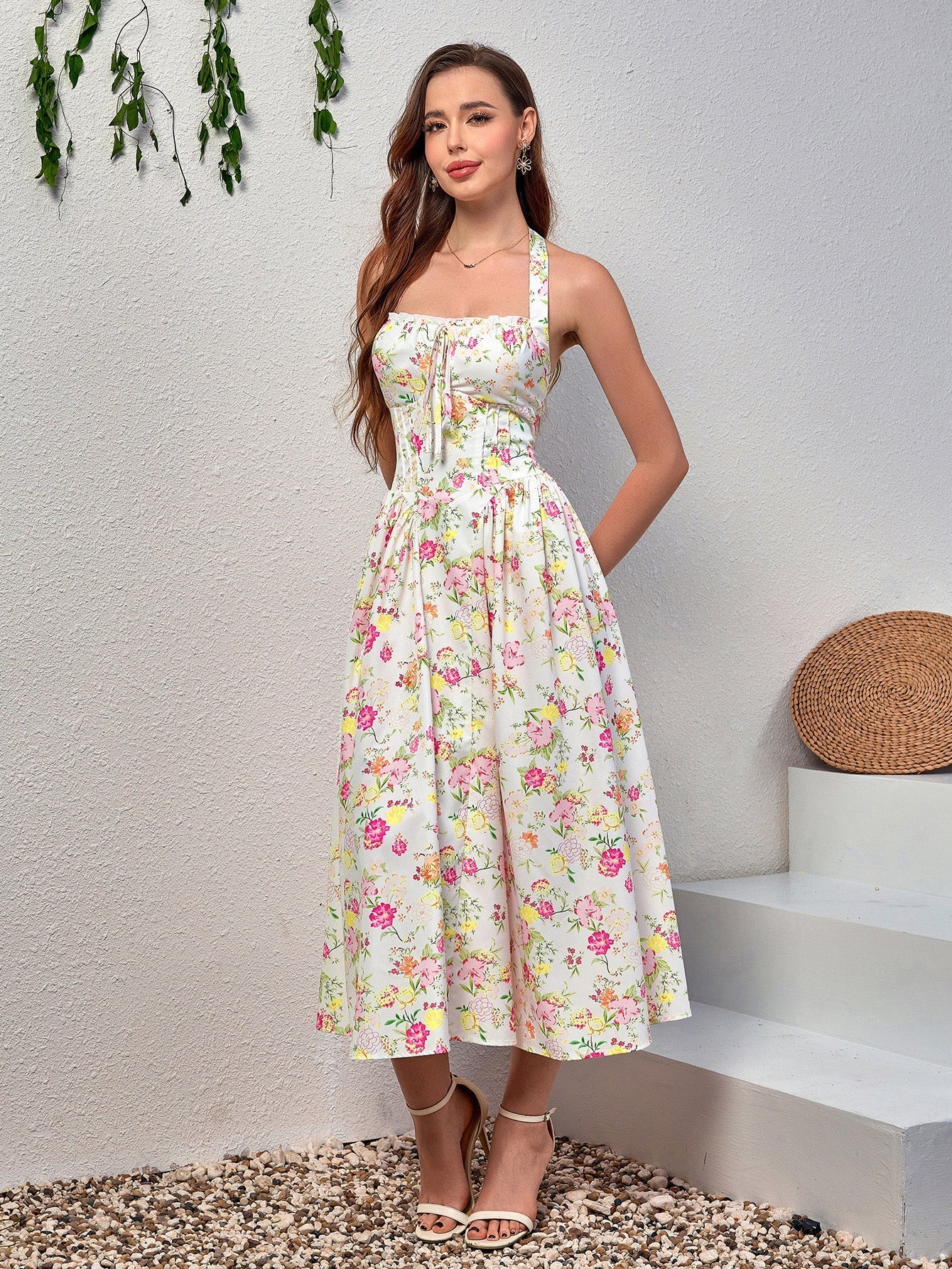 Benedita | Vestido Midi Floral com Alças Finas, Costas Abertas e Saia Rodada