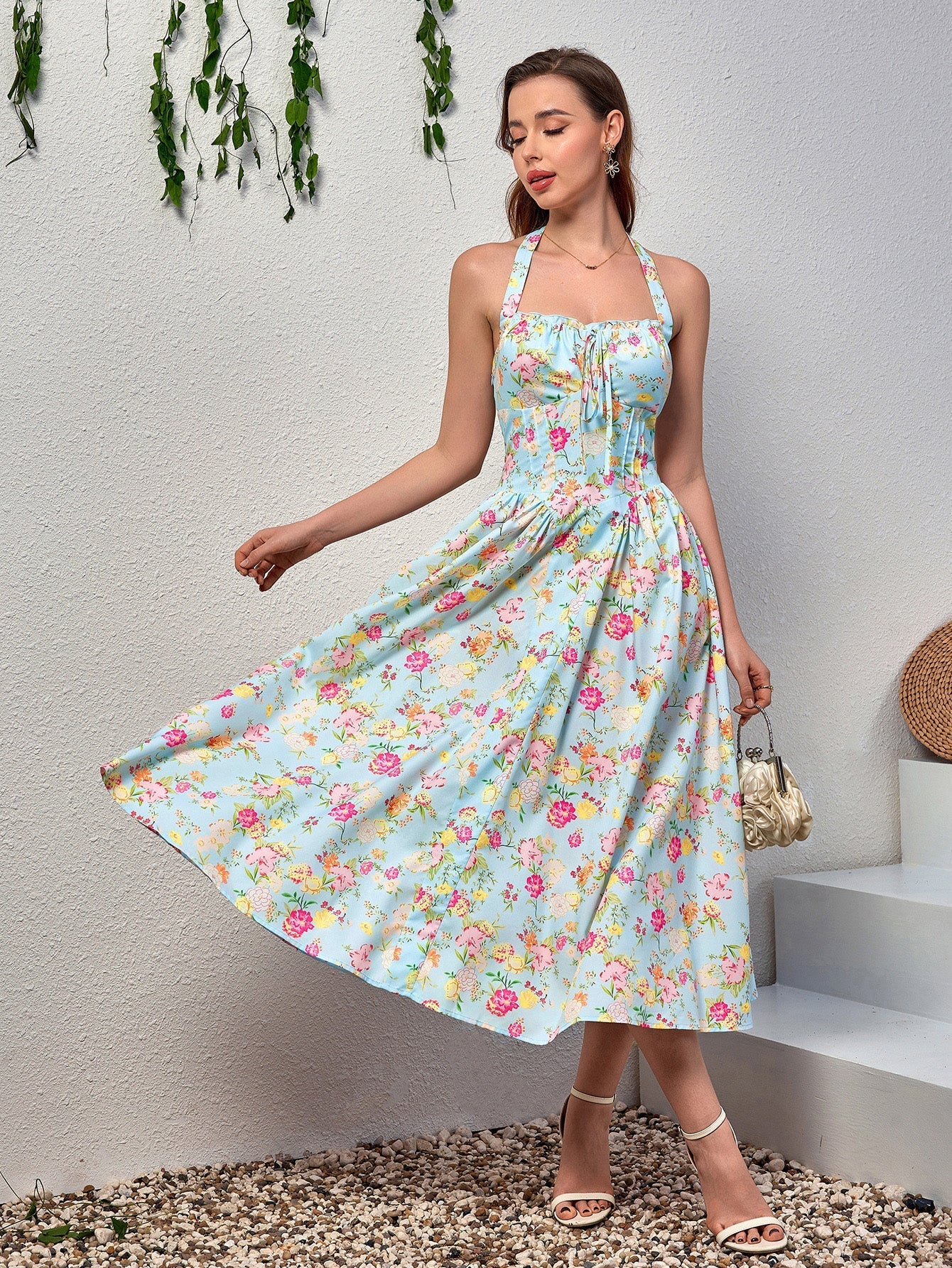Benedita | Vestido Midi Floral com Alças Finas, Costas Abertas e Saia Rodada