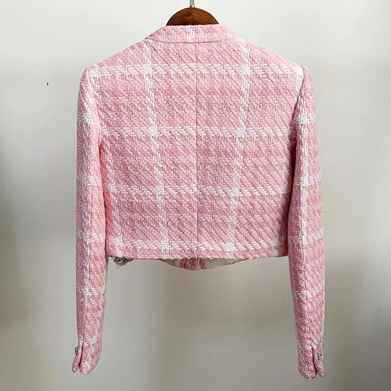 Blazer Curto de Tweed Rosa: Elegância em Tons Pastéis e Acabamento de Luxo