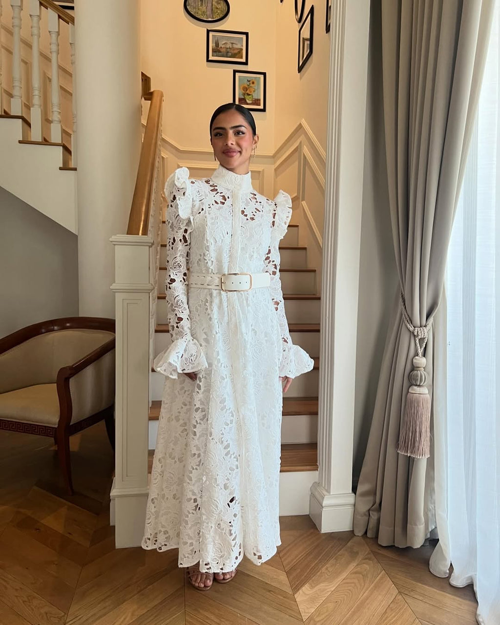 Sofia | Vestido Longo em Renda com Cintura Império e Decote em V
