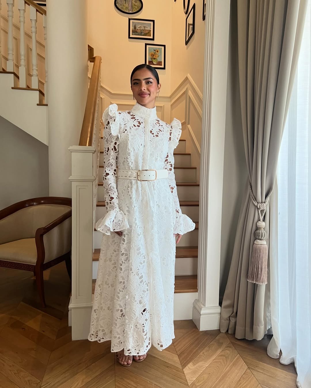 Sofia | Vestido Longo em Renda com Cintura Império e Decote em V
