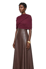 Vestido Longo Minimalista em Couro Ecológico com Cintura Marcada