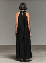 Dalila | Vestido Longo com Gola Halter, Franzido e Fenda Lateral