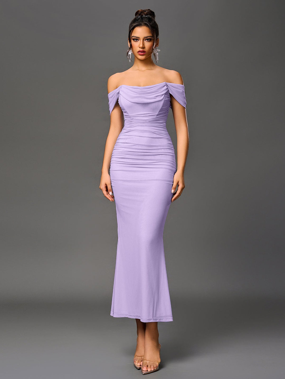 Brunilda | Vestido Midi Chocolate com Ombros Caídos e Franzido