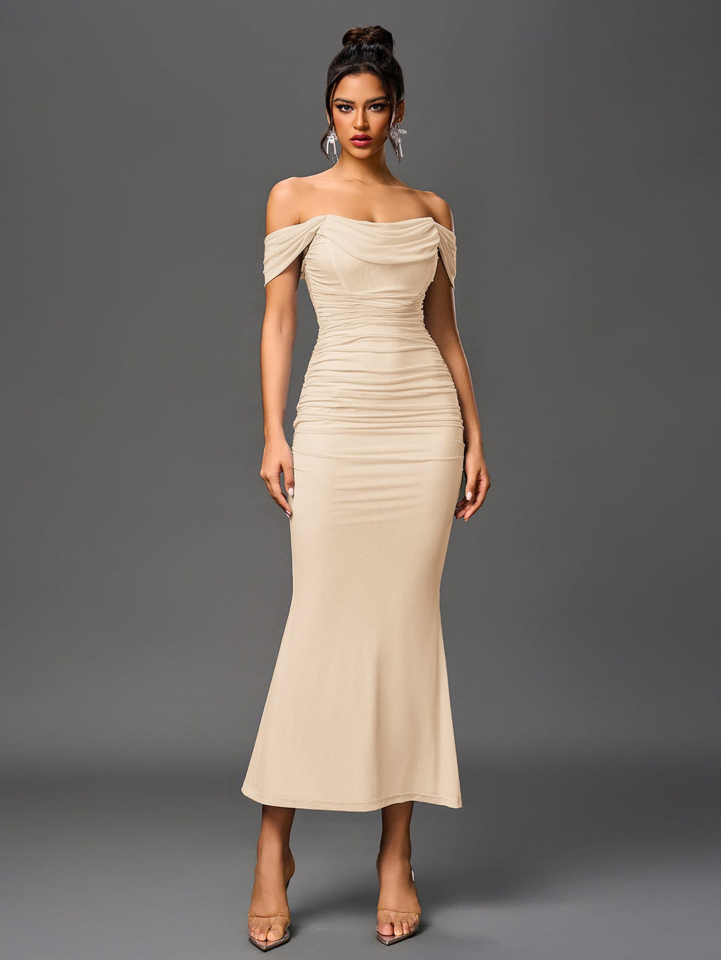 Brunilda | Vestido Midi Chocolate com Ombros Caídos e Franzido