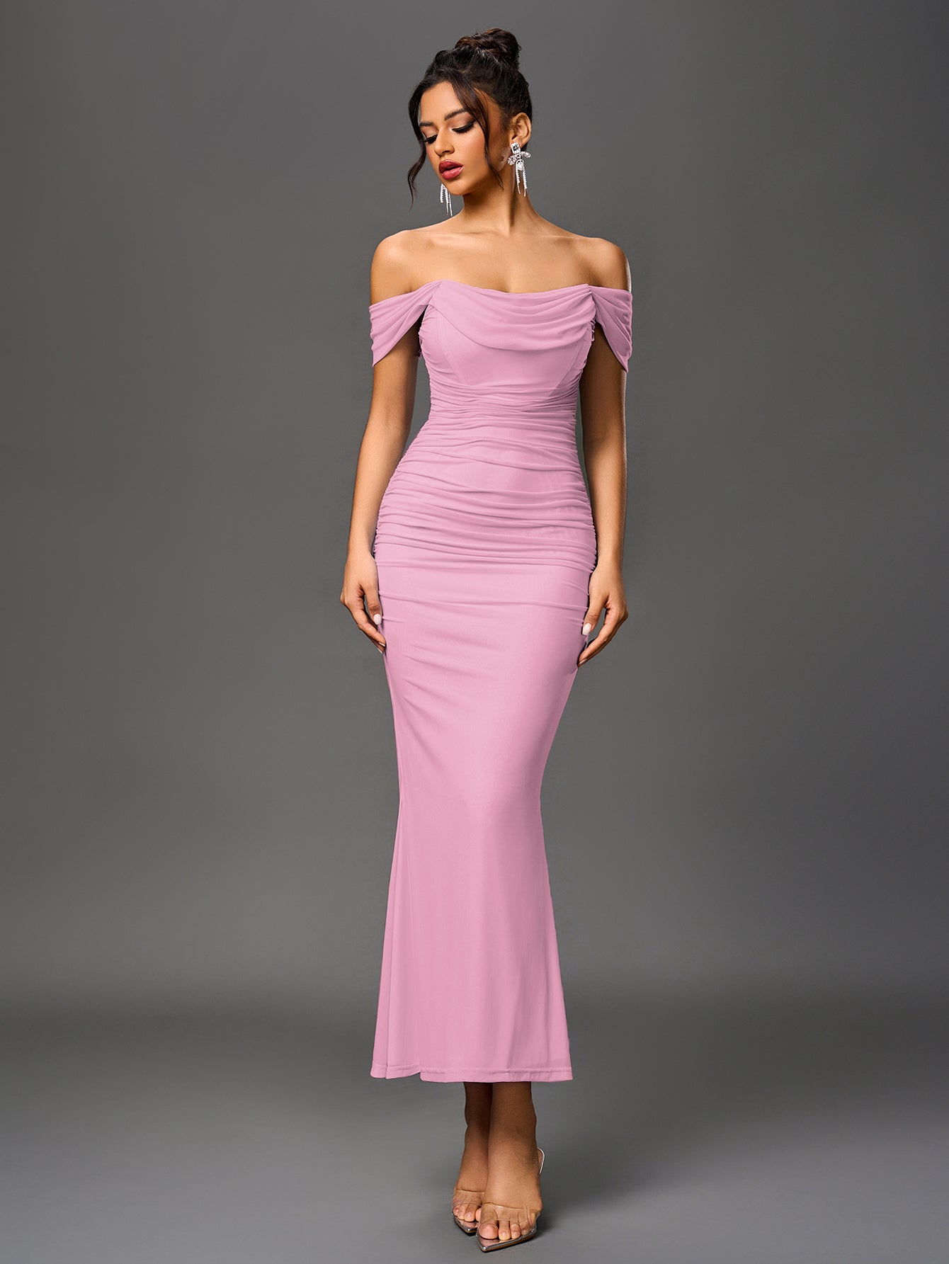 Brunilda | Vestido Midi Chocolate com Ombros Caídos e Franzido