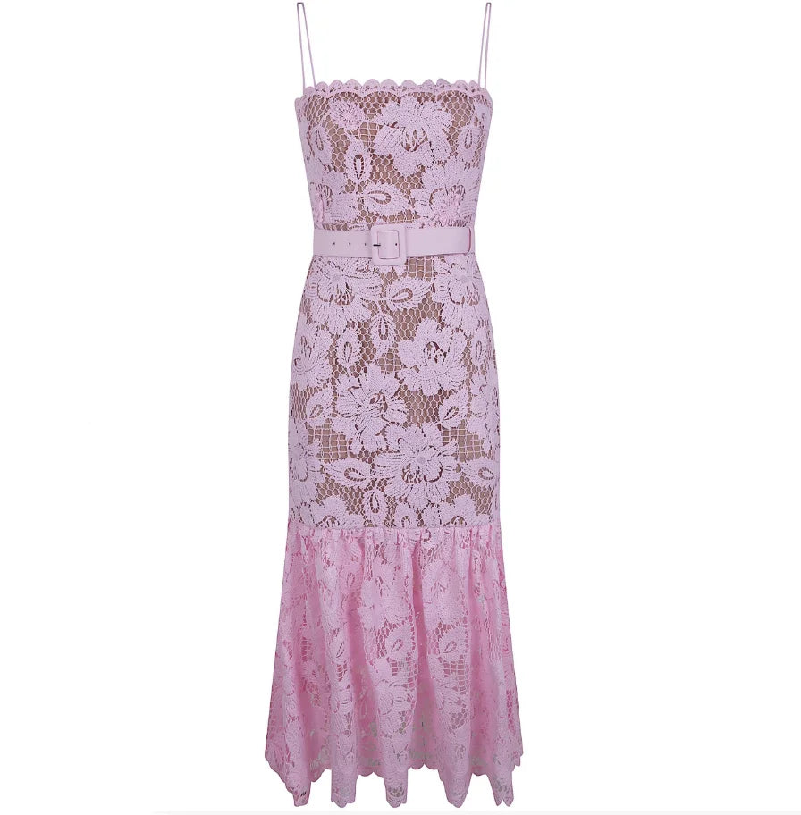 Vestido Longo Sereia em Renda com Recortes Vazados e Alças Delicadas