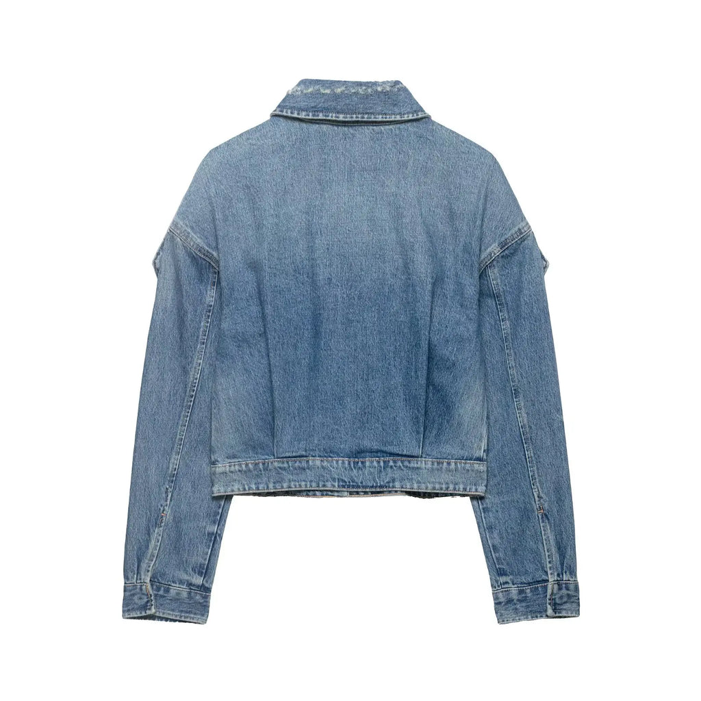 Jaqueta Curta Escultural em Denim com Silhueta Ampla e Fechamento em Zíper
