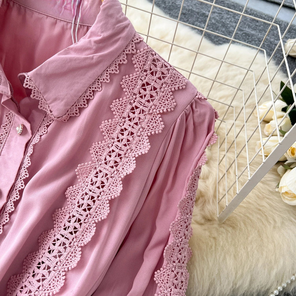 Mariana | Vestido Longo em Renda Patchwork com Botões e Cintura Ajustável