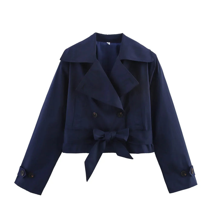 Casaco Escultural Estilo Trench Coat com Abotoamento Cruzado e Cinto