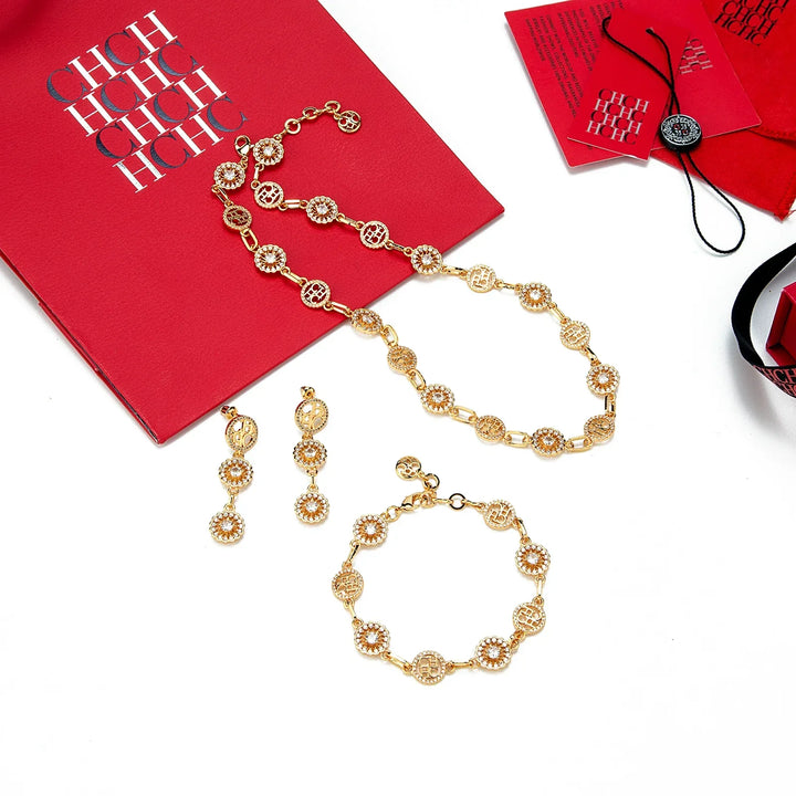 Pulseira CHCH Feminina de Luxo com Design em Letras e Pedrarias