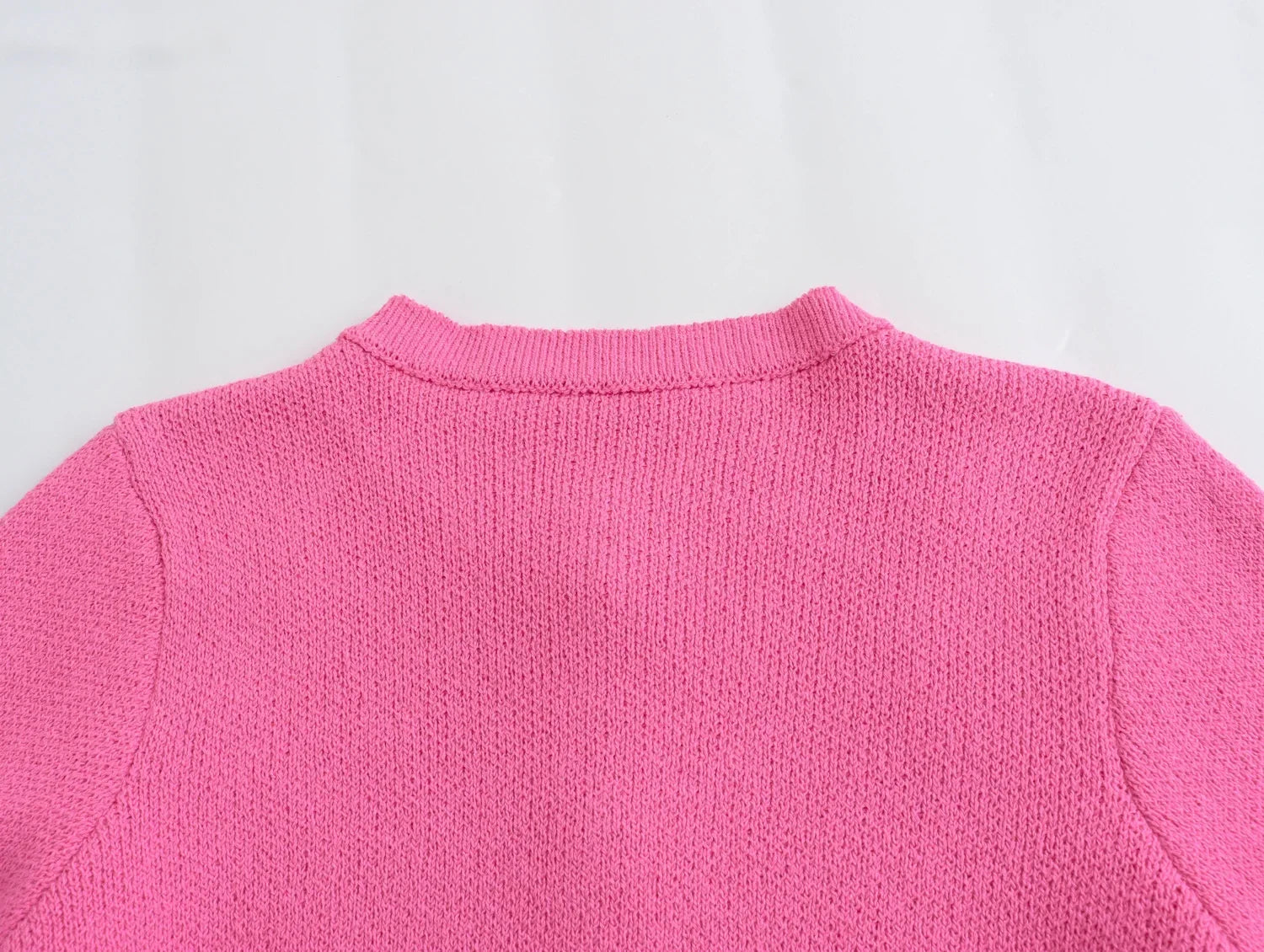 Cardigã Minimalista Modal com Bolsos