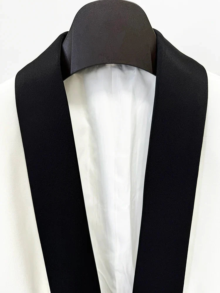 Blazer de Alfaiataria Escultural Bicolor com Gola Xale